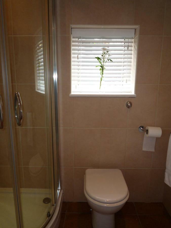 Ednyfed Apartment Невін Екстер'єр фото